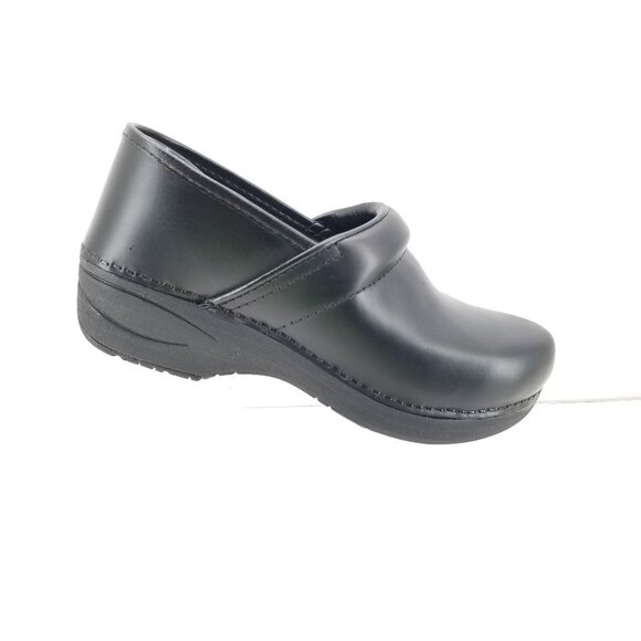 Dansko XP 2.0 Women's Clogs Black Nursing Waterproof Pull Up 36 Wide - Picture 1 of 10